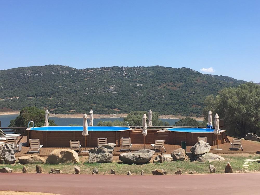 Гостевой дом Liscia Country Relais Сант'Антонио-ди-Галлура Экстерьер фото