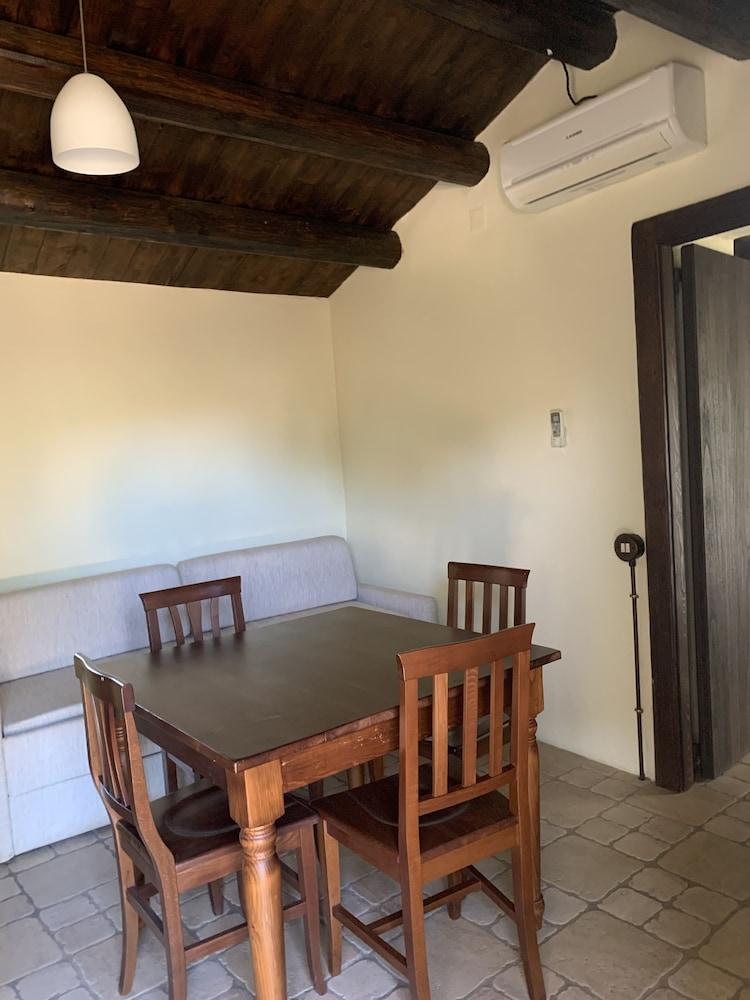 Гостевой дом Liscia Country Relais Сант'Антонио-ди-Галлура Экстерьер фото