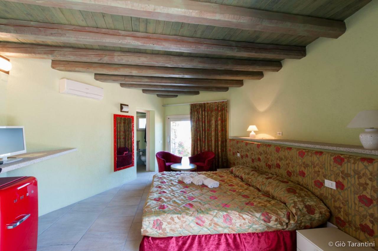 Гостевой дом Liscia Country Relais Сант'Антонио-ди-Галлура Экстерьер фото