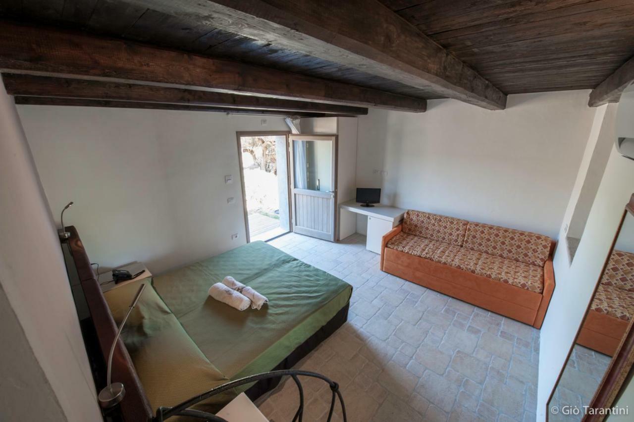 Гостевой дом Liscia Country Relais Сант'Антонио-ди-Галлура Экстерьер фото