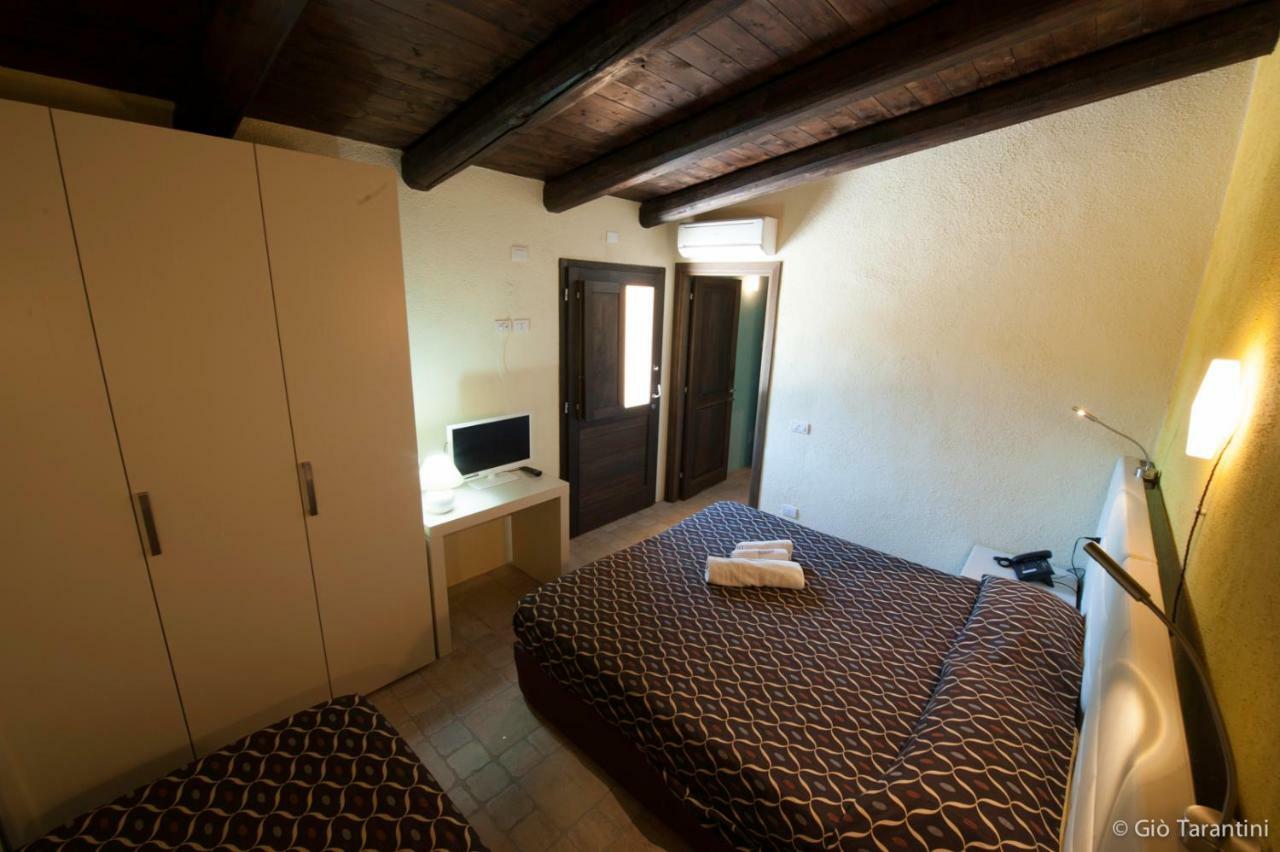 Гостевой дом Liscia Country Relais Сант'Антонио-ди-Галлура Экстерьер фото